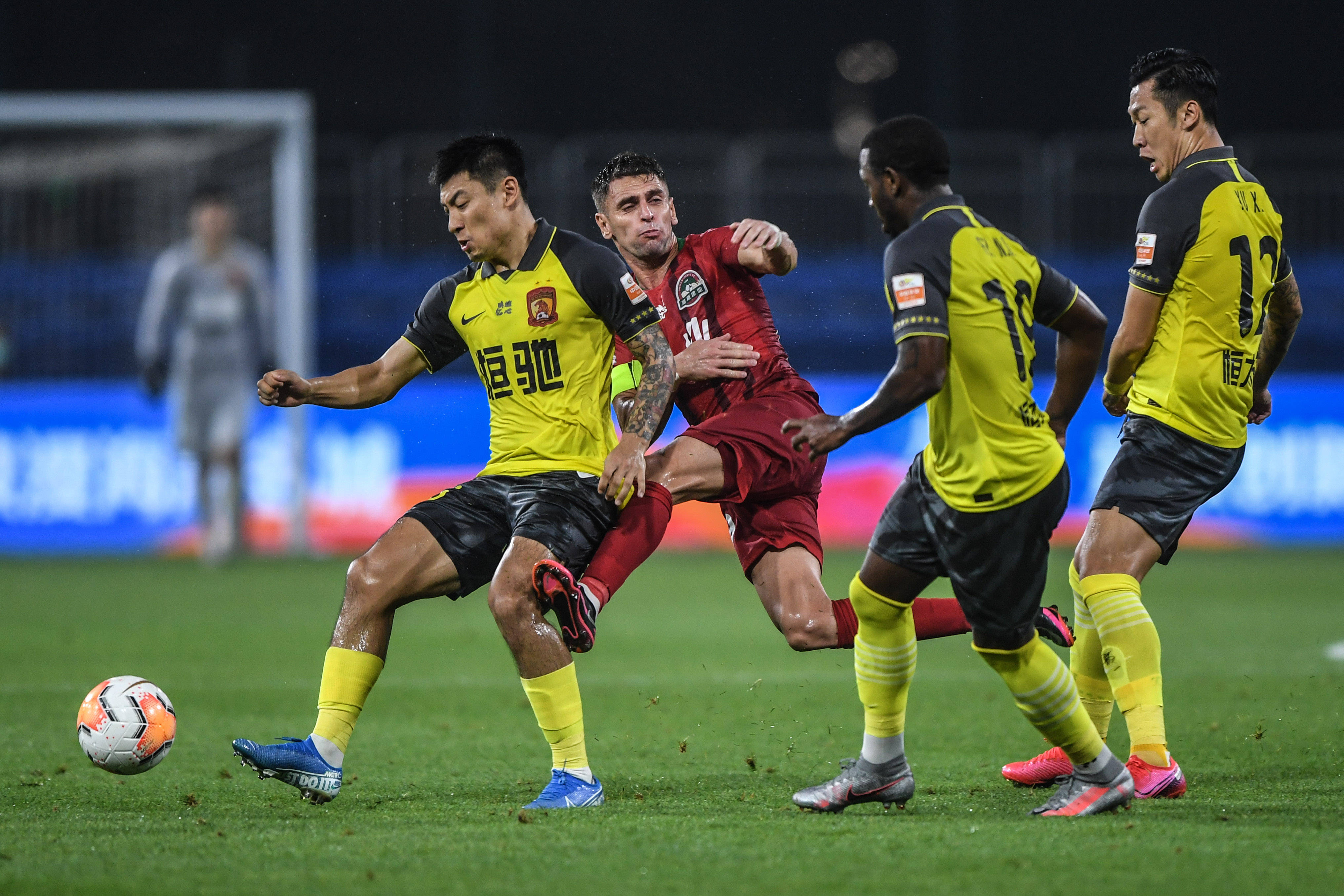 冲劲不足!河南建业主场负于广州富力 冲劲不足!河南建业主场负于广州富力