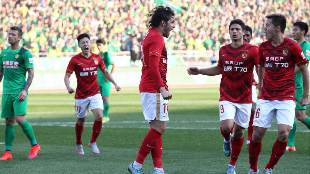 里昂球员因伤缺席法国足球联赛关键战 里昂球员因伤缺席法国足球联赛关键战