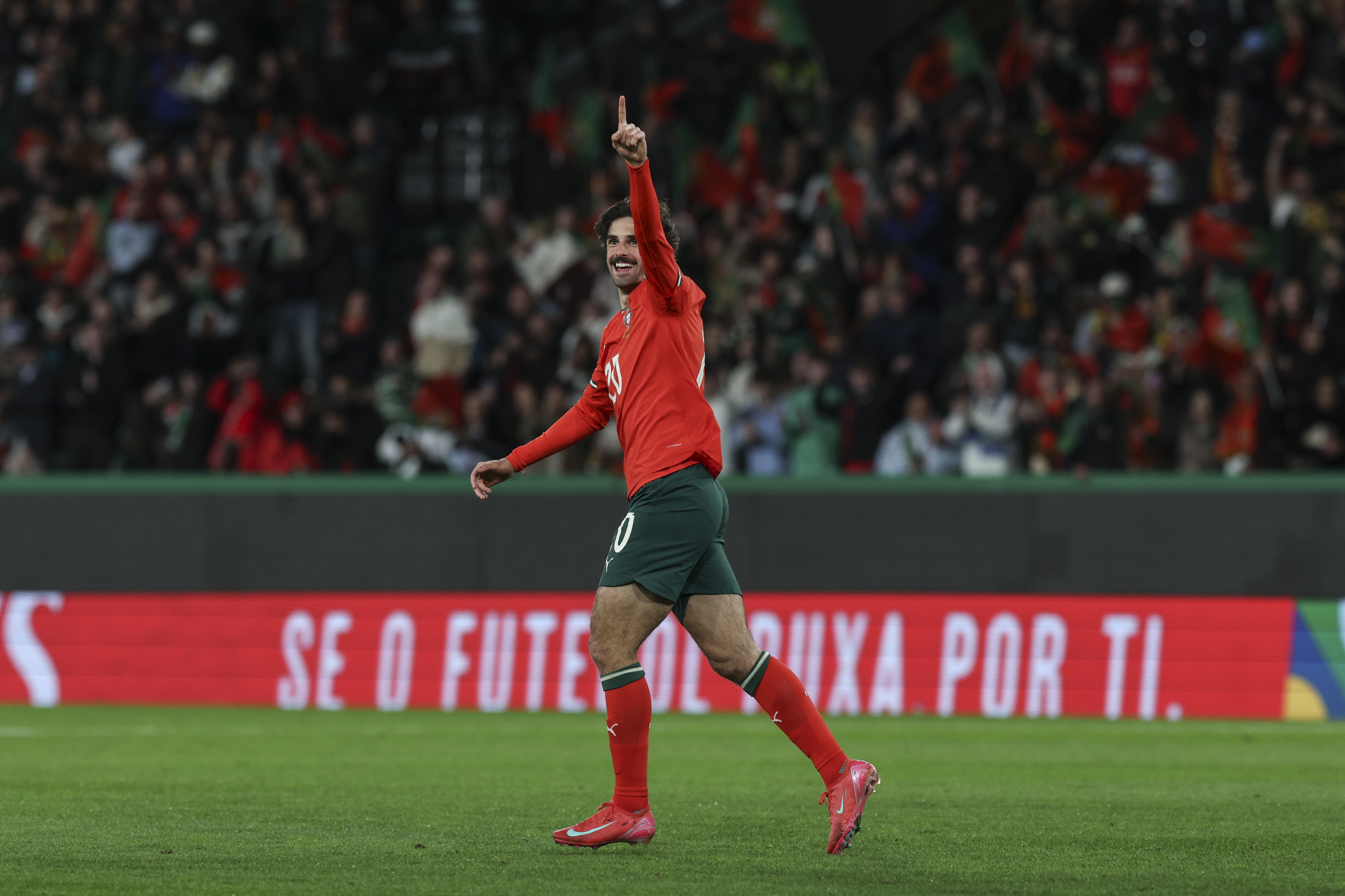 德信体育-葡萄牙队成功晋级实力碾压对手