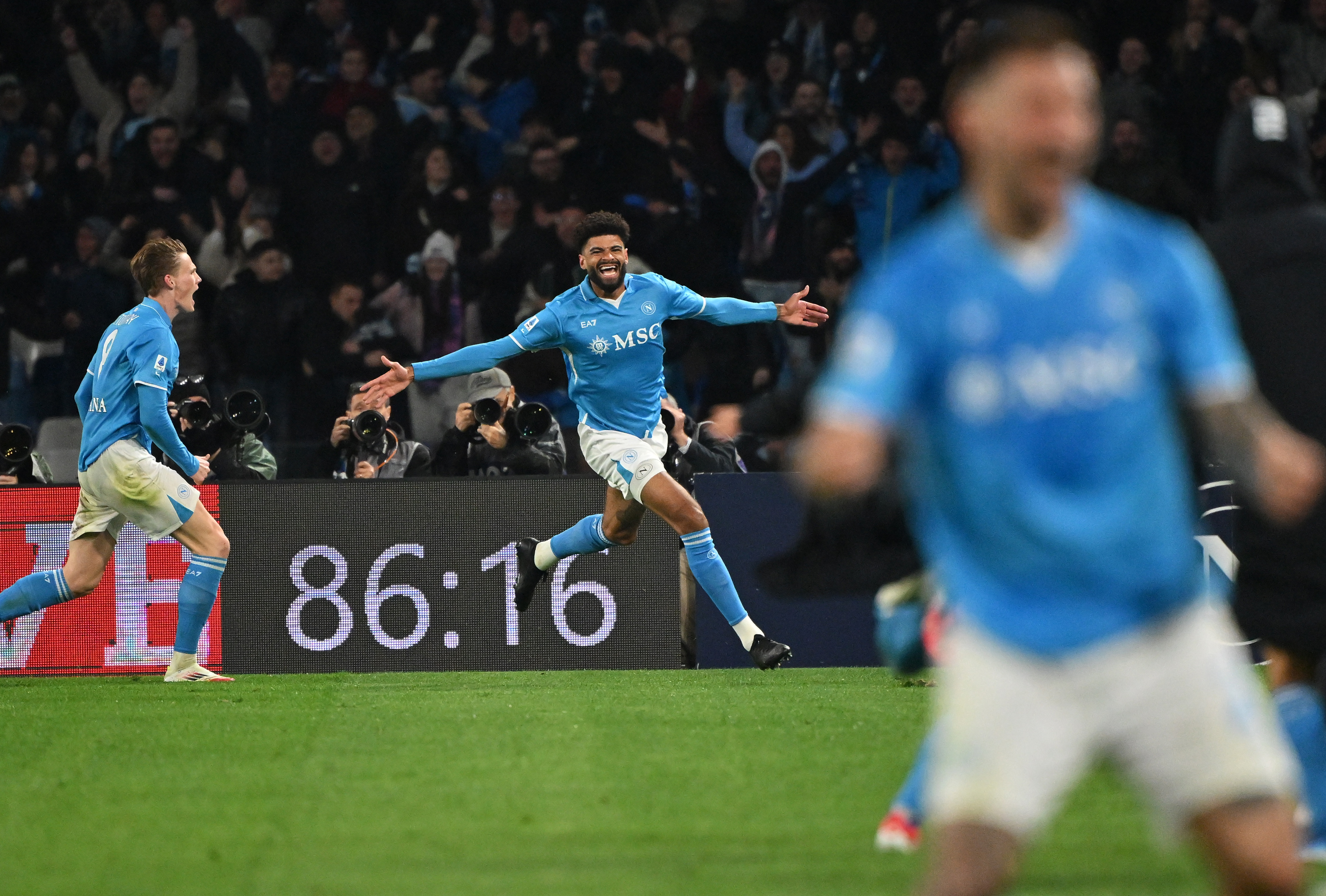 那不勒斯战平对手,难分伯仲 那不勒斯战平对手,难分伯仲