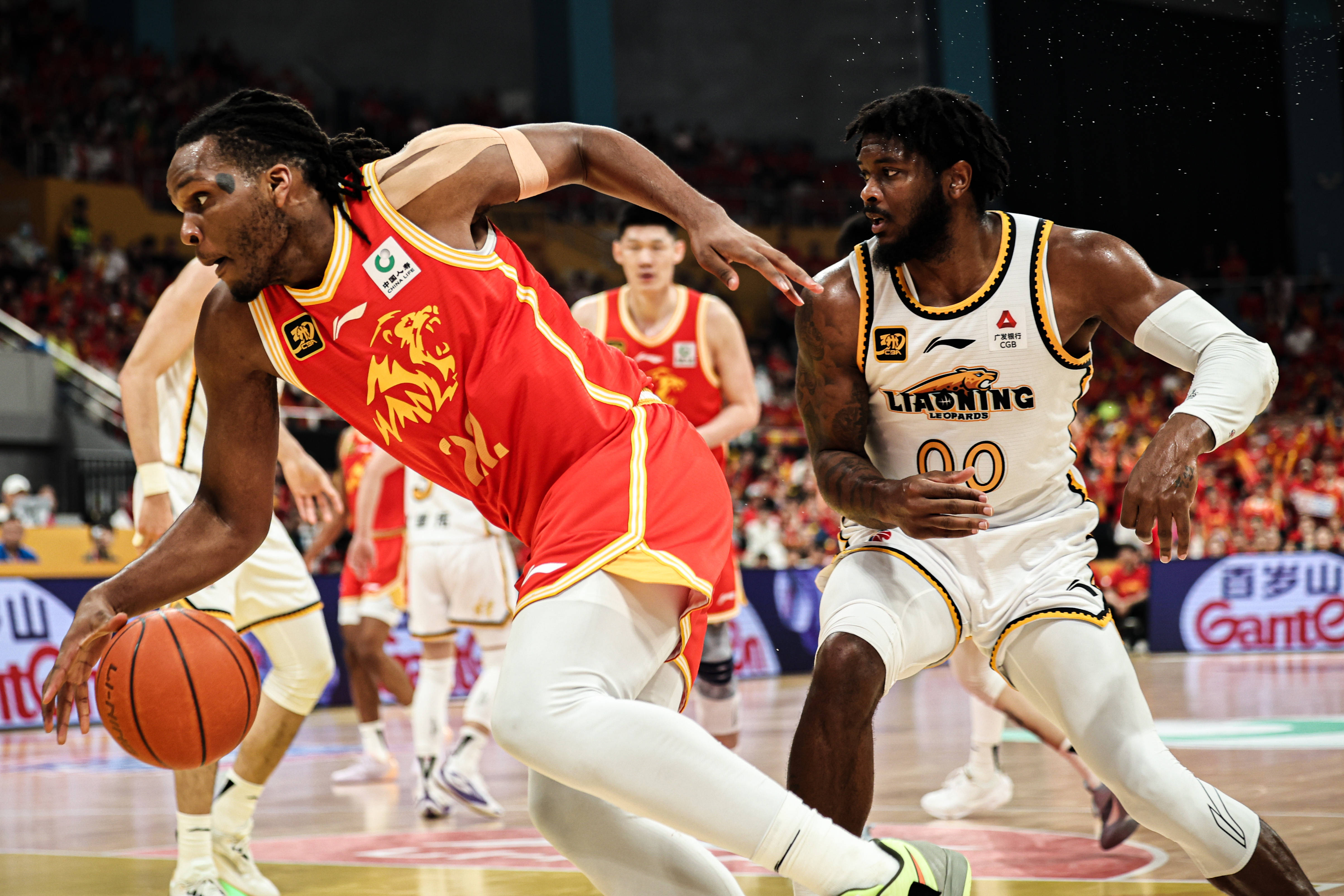 引人注目的篮球联赛即将展开新一轮角逐 引人注目的篮球联赛即将展开新一轮角逐