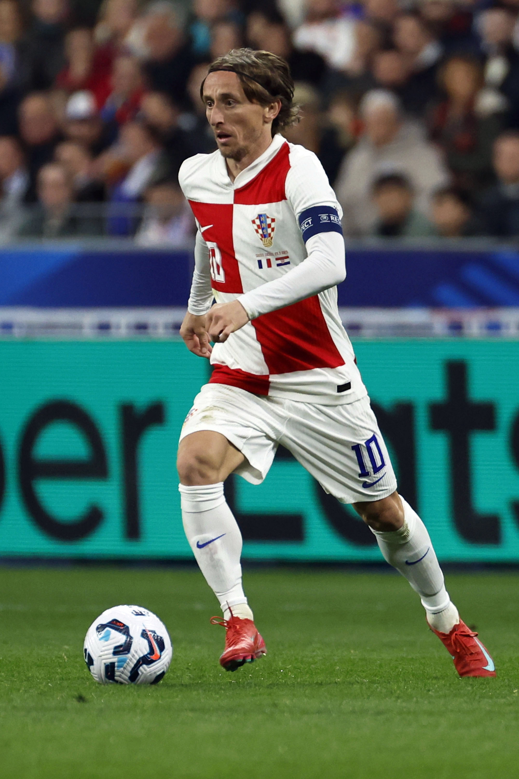 德信体育-欧国联决赛战役惊险连连，谁将问鼎