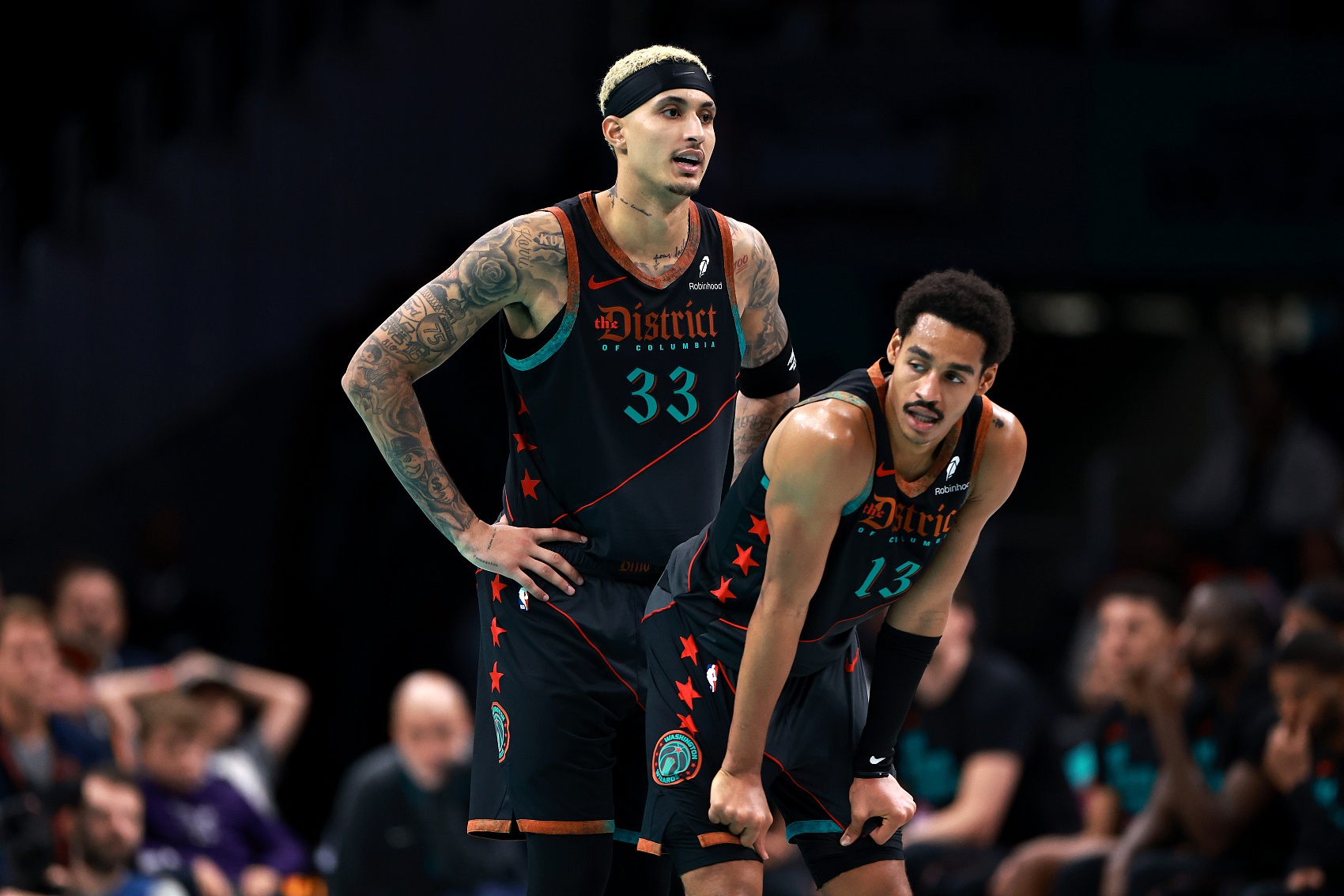 火箭客场失利，纽约尼克斯全队表现出色