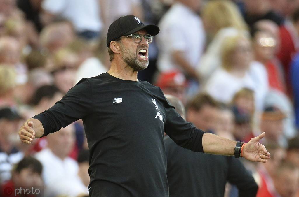 德信app下载-那不勒斯后防阻击对手，客场全取三分