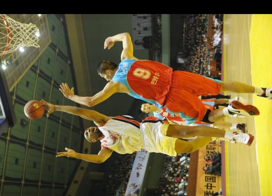 竞技场上风云突变，CBA战队士气高昂