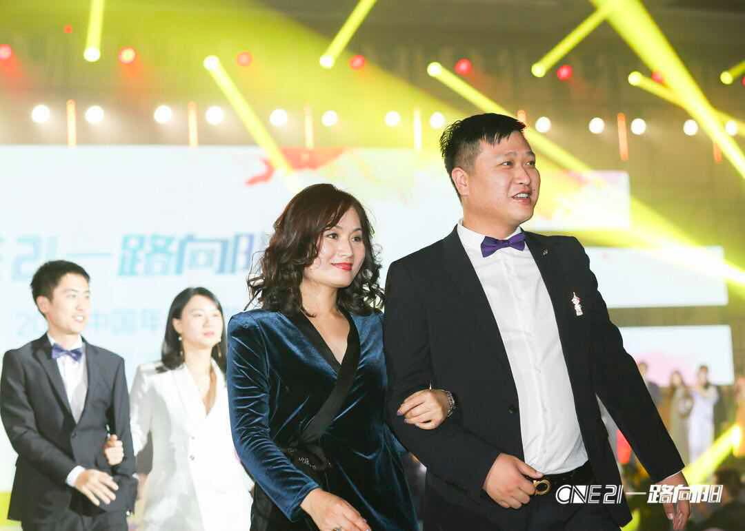 队伍合作完美呈现,选手互相配合默契 队伍合作完美呈现,选手互相配合默契