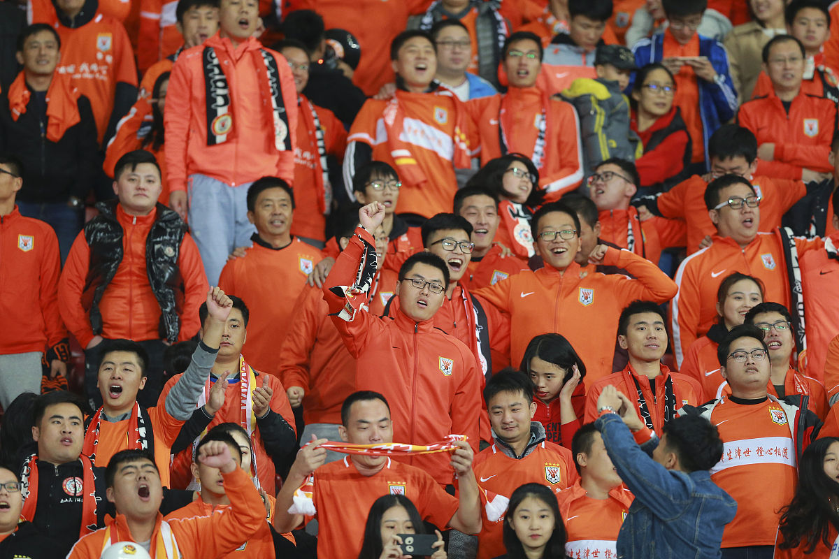 中国队再登顶世界女足赛事冠军，一骑绝尘